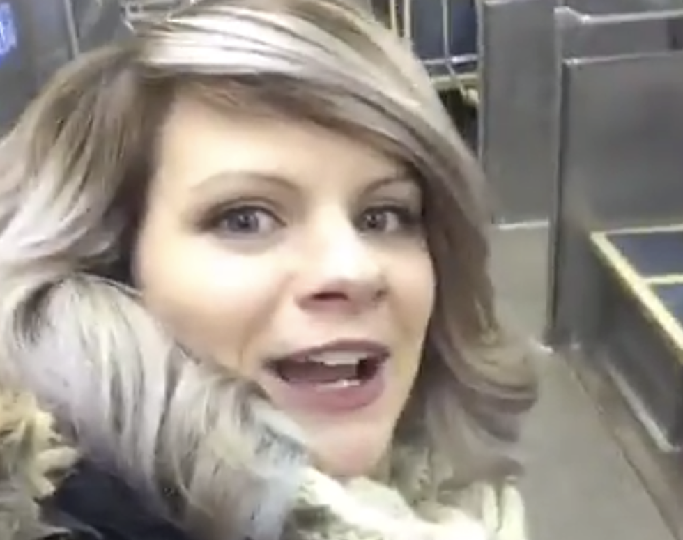 Woman Sings On Train When She Thinks She Alone, She’s Not [VIDEO]