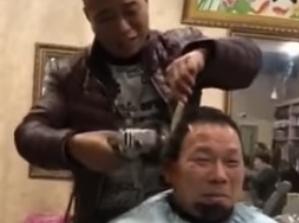 Chinese Barber Uses Grinder To Trim Man’s Hair [VIDEO]