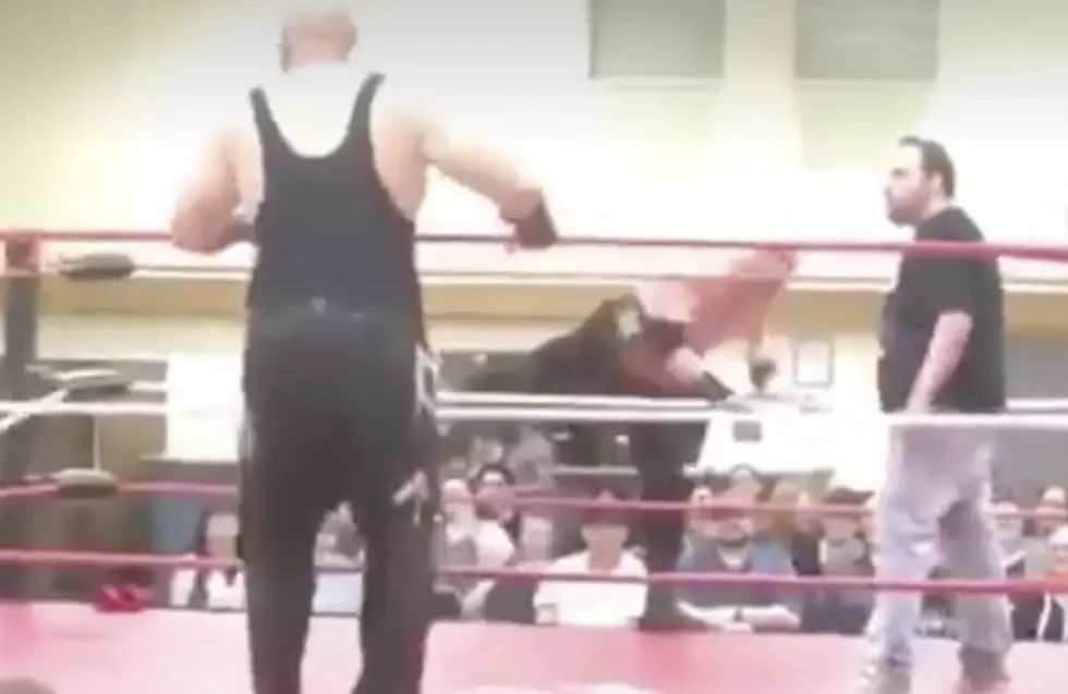 Pro Wrestler Has Trouble Entering Ring [VIDEO]