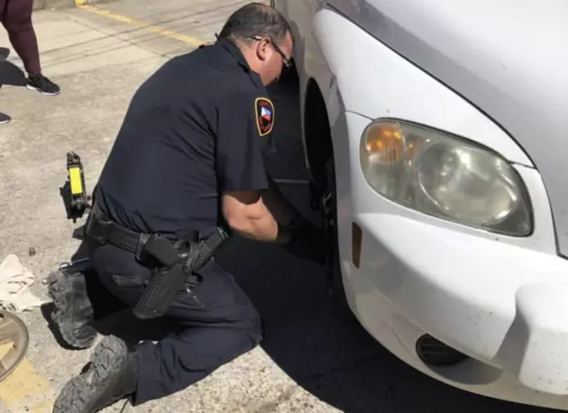 Lafayette Police Share Photo Of Officer, It Goes Viral [PHOTO]