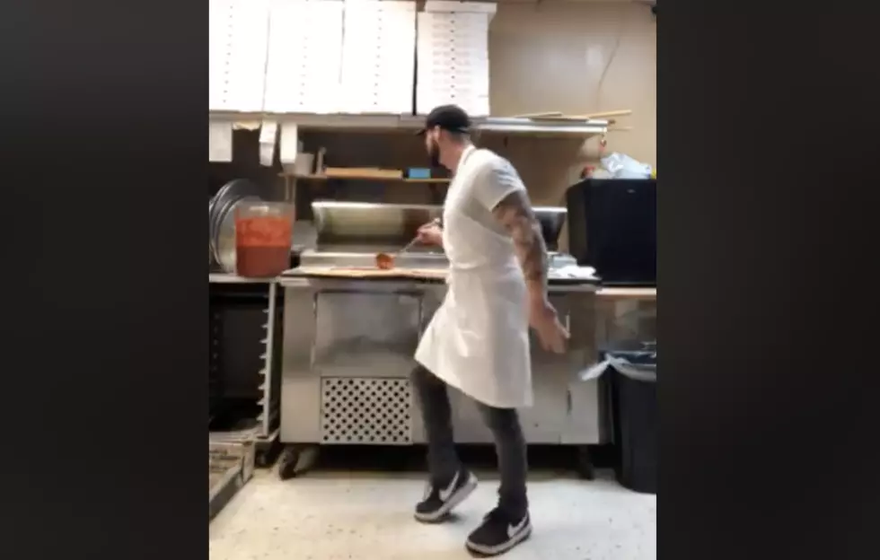 Sexy Pizza Maker Goes Viral For Dancing While Making ‘Pony Pie’ [VIDEO]