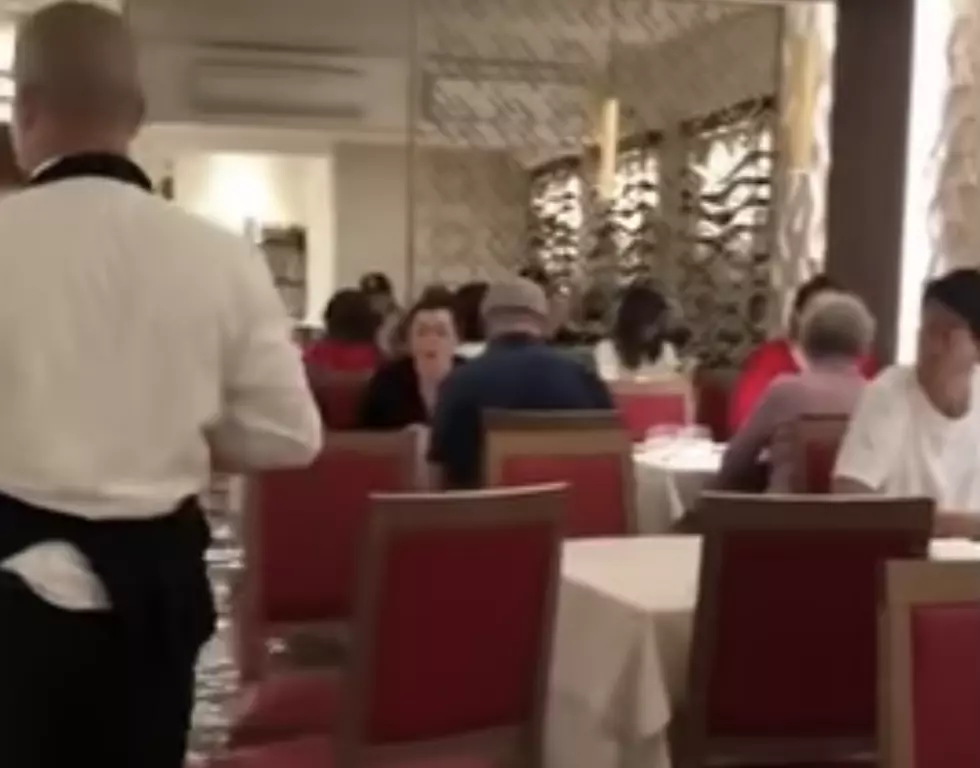 People Dine In Restaurant That Is Flooded [VIDEO]