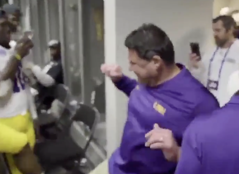LSU Players, Coach O Go ‘Choppa Style’ With Bike Dance After Fiesta Bowl Win [VIDEO]