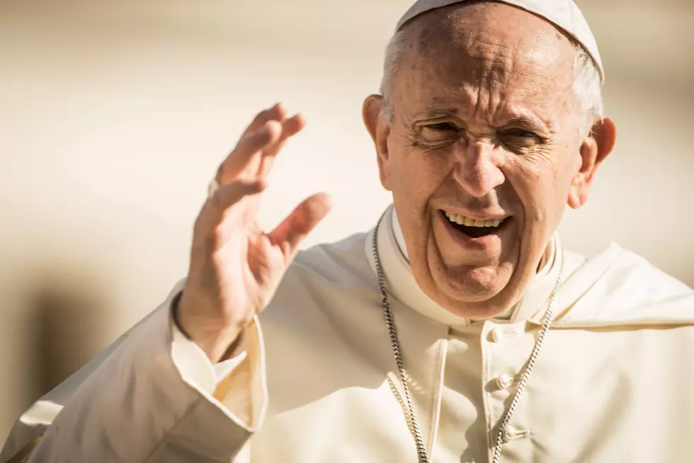 Pope Francis Pulls Hand Away From Those Trying To Kiss Him [VIDEO]