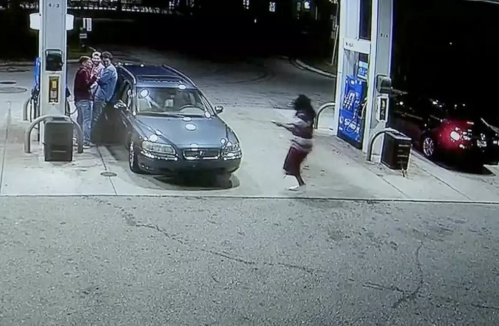 Florida Spring Breakers Fight Off Would-Be Armed Robbers At Gas Station [Video]