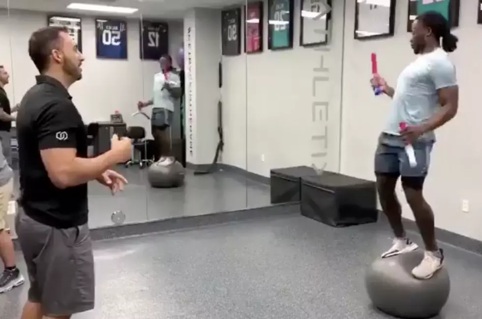 Insane Workout Reminds Us That Alvin Kamara Is Simply Not Of This Earth