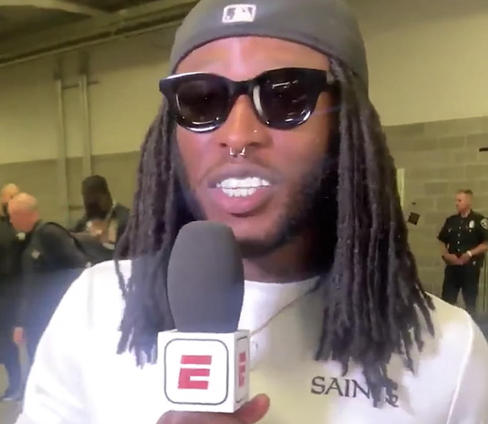 Alvin Kamara Hilariously Imitates ESPN Reporter After Big Win In Seattle