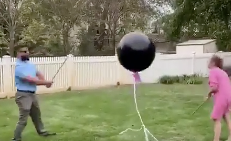 Balloon Flies Away During Gender Reveal Ceremony [VIDEO]