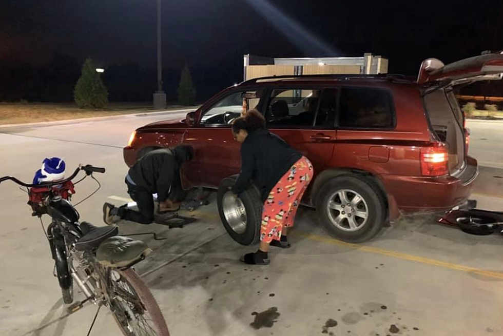 Good Samaritan At Lafayette RaceTrac Goes Viral For Helping Stranger, Internet Responds