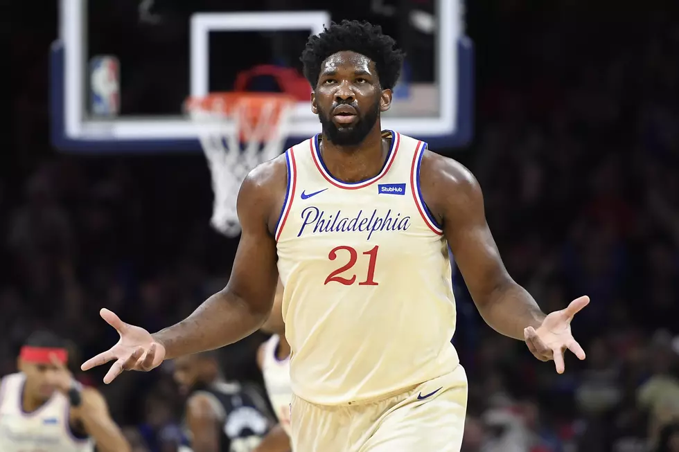 Joel Embiid&#8217;s Gruesome Finger Injury Didn&#8217;t Keep Him From Staying In The Game [WATCH]