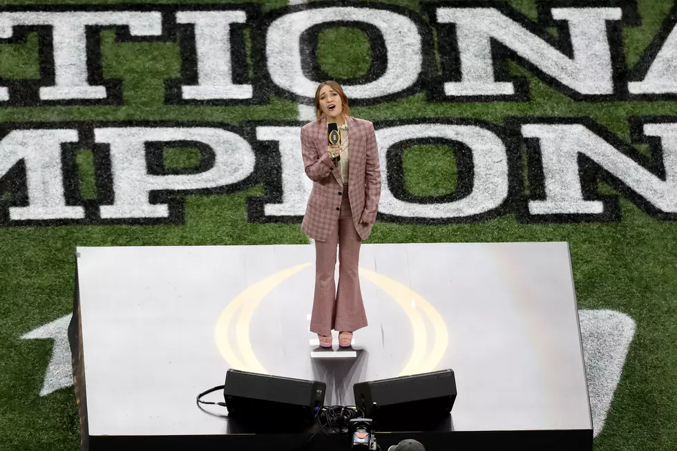 Watch Lauren Daigle’s Amazing Performance Of ‘Star Spangled Banner’ At 2020 National Championship