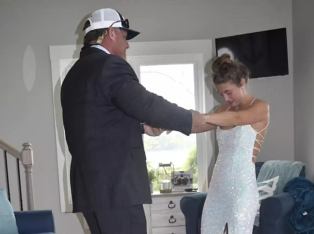 Dad And Daughter Have Dance After Prom Is Canceled Video