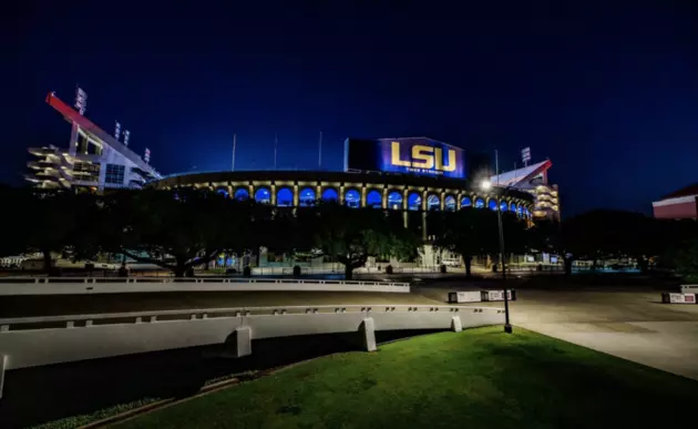 LSU Lights &#8216;Tiger Stadium&#8217; Up Blue For Fallen Officer