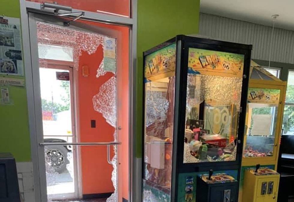 Thieves Break Into Lafayette Restaurant &#8216;Hot Food Express&#8217; [VIDEO]