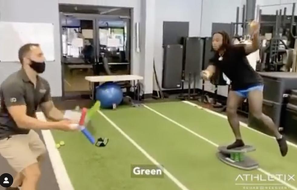 Alvin Kamara Shows Off What May Be His Craziest Workout Yet