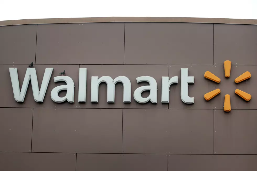 Half-Naked Man Walks Through Walmart Store in Breaux Bridge [VIDEO]