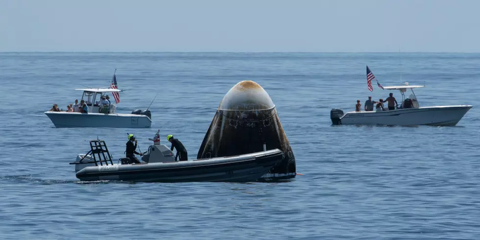 Recreational Boaters Surround Space X Capsule in Gulf of Mexico [VIDEO]