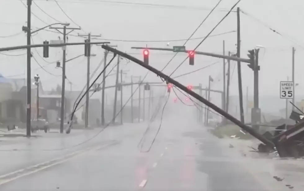 Power Lines Coming Down in Lake Charles as Hurricane Delta Makes Landfall [VIDEO]