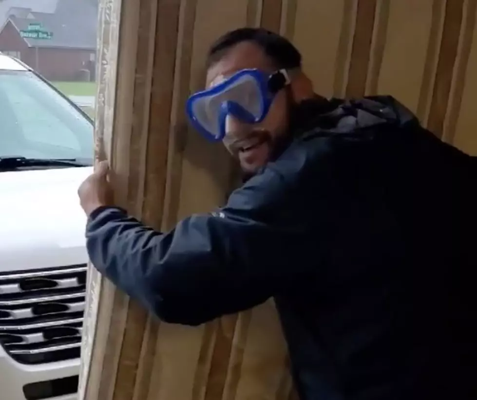 Man Hilariously Uses Mattress to Test Wind Gusts in Lafayette [VIDEO]