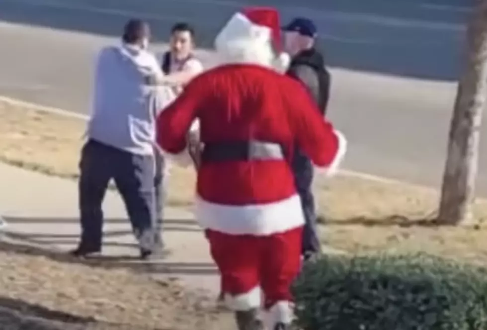 Cops Dressed as Santa and An Elf Takedown Shoplifters [NSFW-VIDEO]