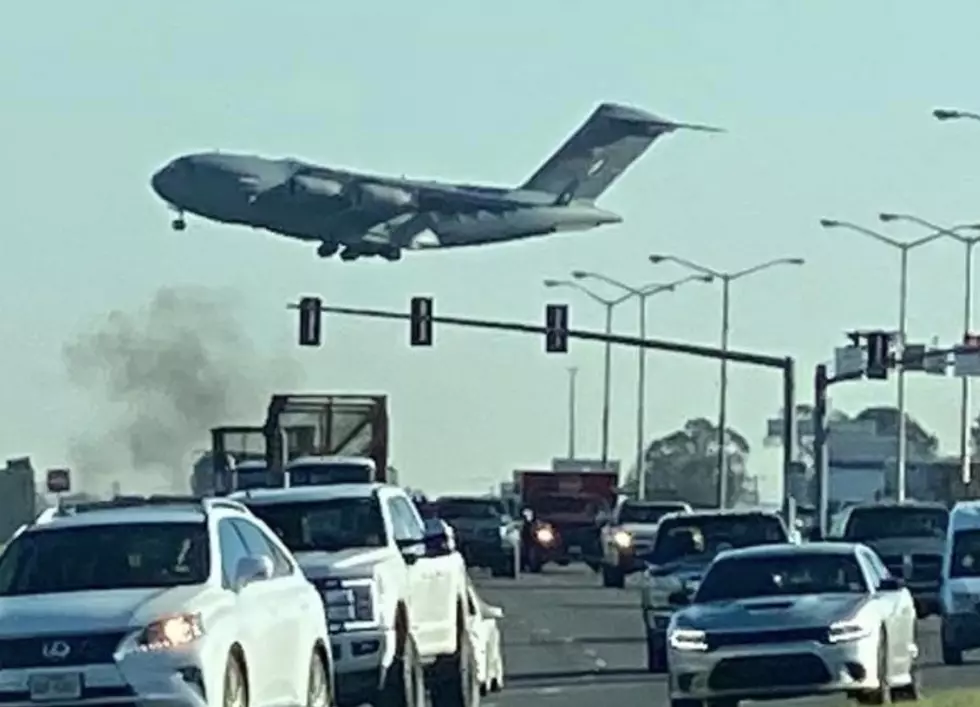 Massive Plane Spotted Flying Low Over Evangeline Thruway in Lafayette [PHOTO]