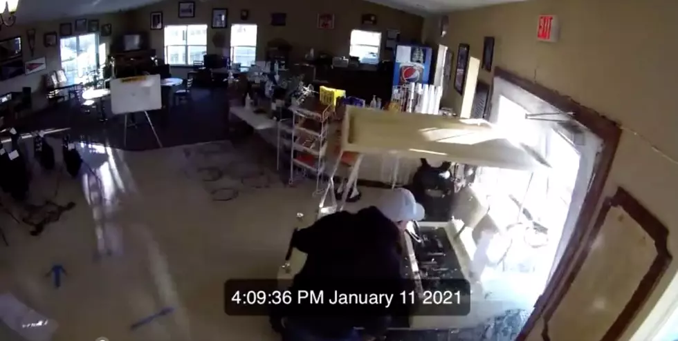 Man Sends Golf Cart Crashing Through Glass Doors &#8211; Proceeds To Destroy Pro-Shop [VIDEO]