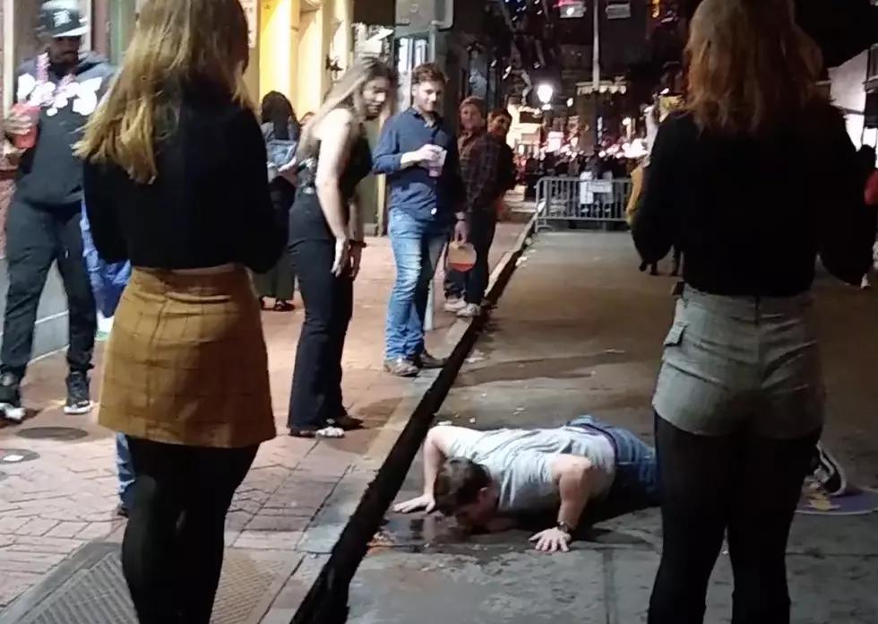 Man in New Orleans Licks Up Spilt Drink on Bourbon St [VIDEO]
