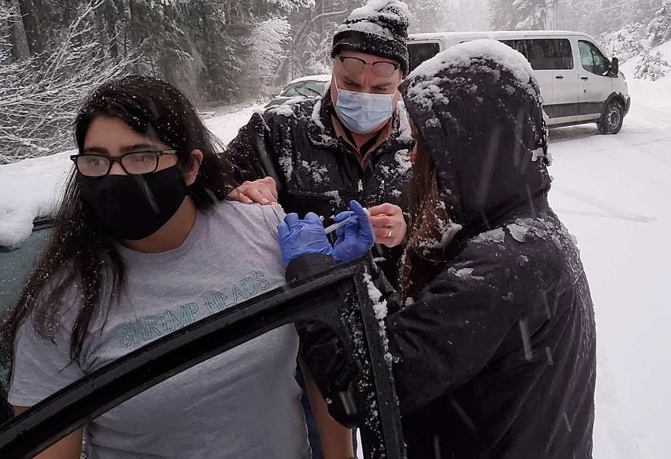 Health Care Workers Give Drivers COVID-19 Vaccine While Stuck in Snowstorm [PHOTOS]