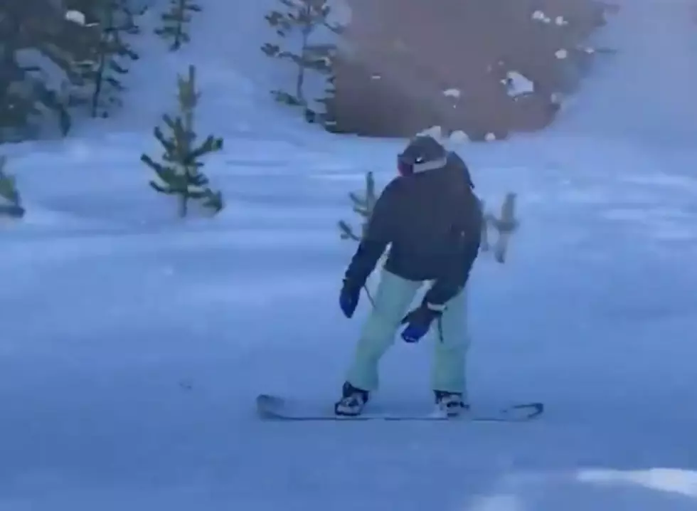 Alvin Kamara Went Snowboarding for The First Time Today, and We Think He’s in Love