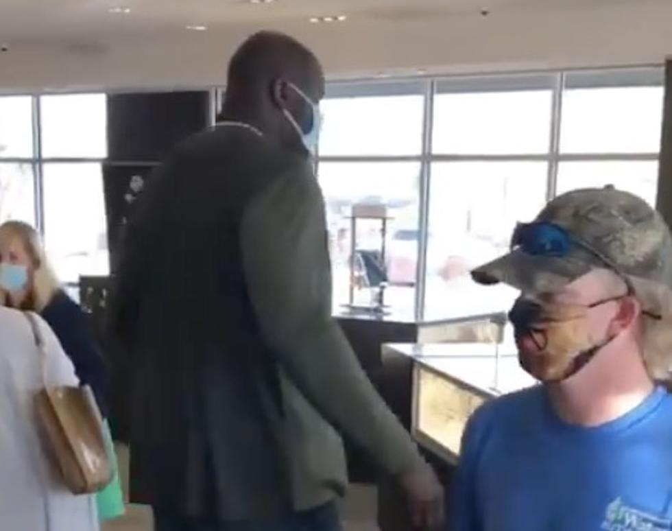 Shaquille O&#8217;Neal Sees Man Buying Engagement Ring, He Pays For It [VIDEO]