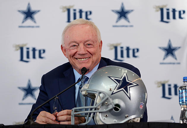 Was Jerry Jones&#8217; Tour Bus Spotted on I-49 South Near Sunset? [PHOTOS]
