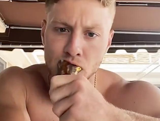 Internet Reacts to Athlete Eating Banana Without Peeling It [VIDEO]