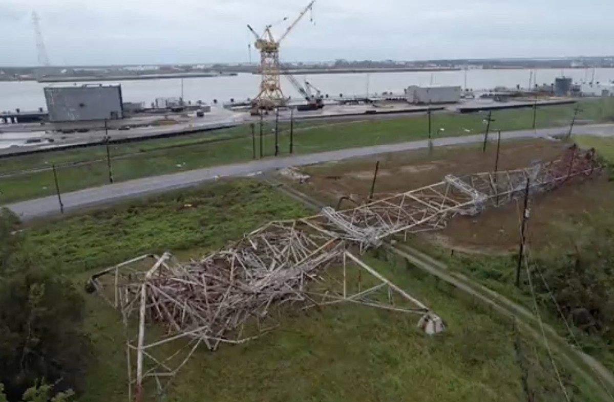 major-entergy-transmission-tower-collapses-into-mississippi-river