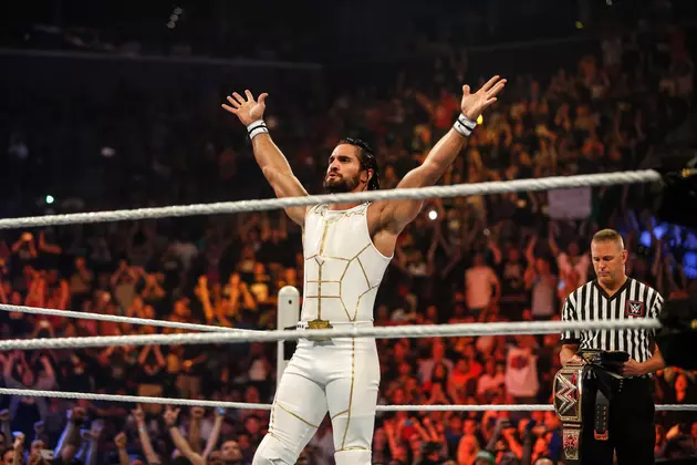 Fan Attacks WWE Superstar Seth Rollins on WWE Monday Night RAW [VIDEO]