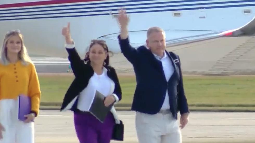LSU Tigers Coach Brian Kelly Arrives in Baton Rouge &#8211; Fans Suggest Where He Should Eat First