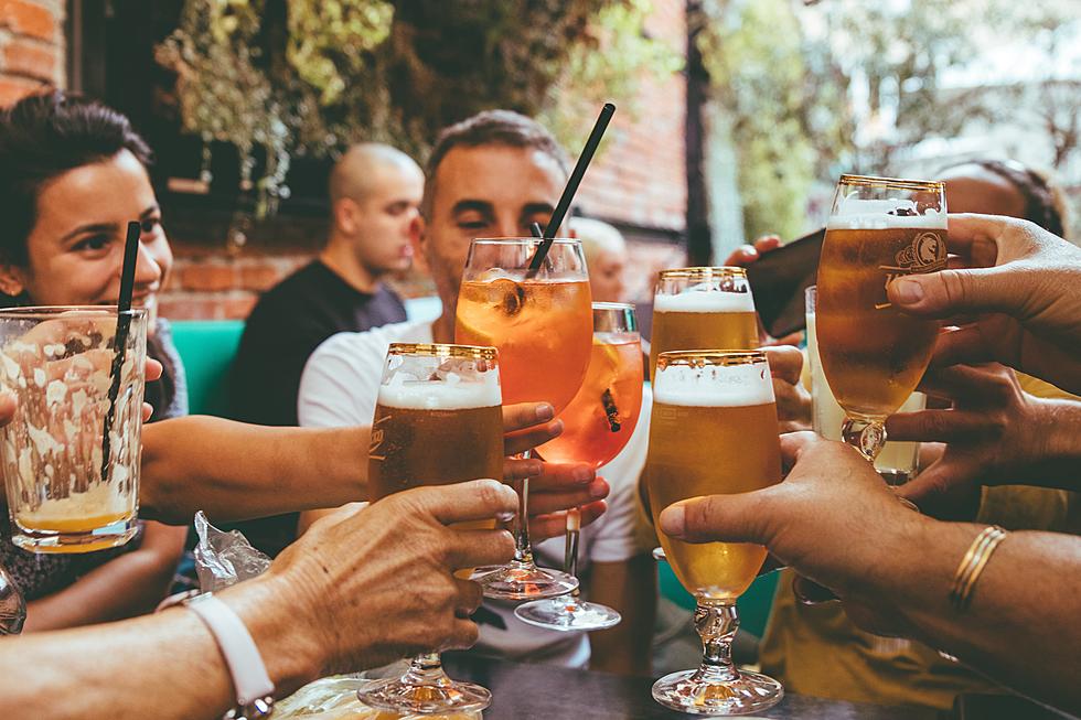 When is ‘Drinksgiving?’ Here Are the Best Two Days to Give Thanks with Drinks