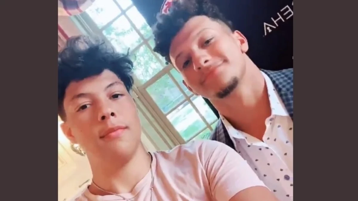 Patrick Mahomes' Brother Roasted By Bar After He Rants About