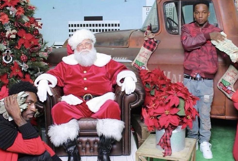 Mall of Louisiana Santa Photos with Stacks of Cash Go Viral on Social Media