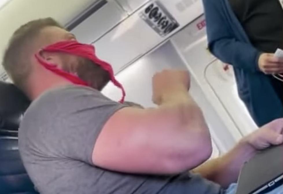 Florida Man Kicked Off Flight After Wearing Women&#8217;s Underwear for Mask [VIDEO]