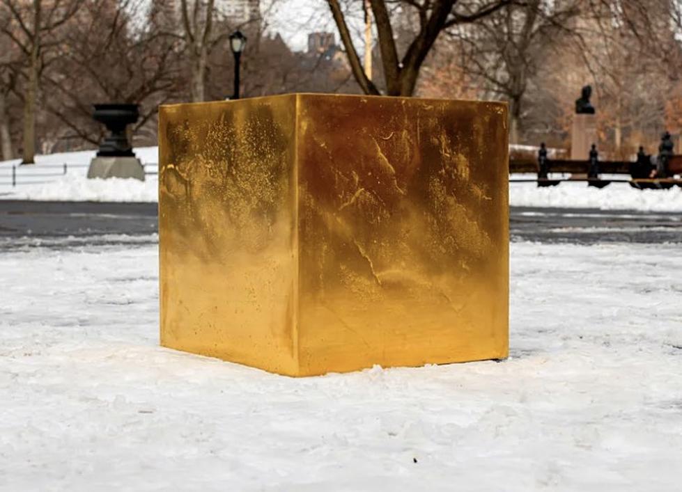 $11.7 Million Gold Cube Mysteriously Shows Up in Central Park [PHOTO]