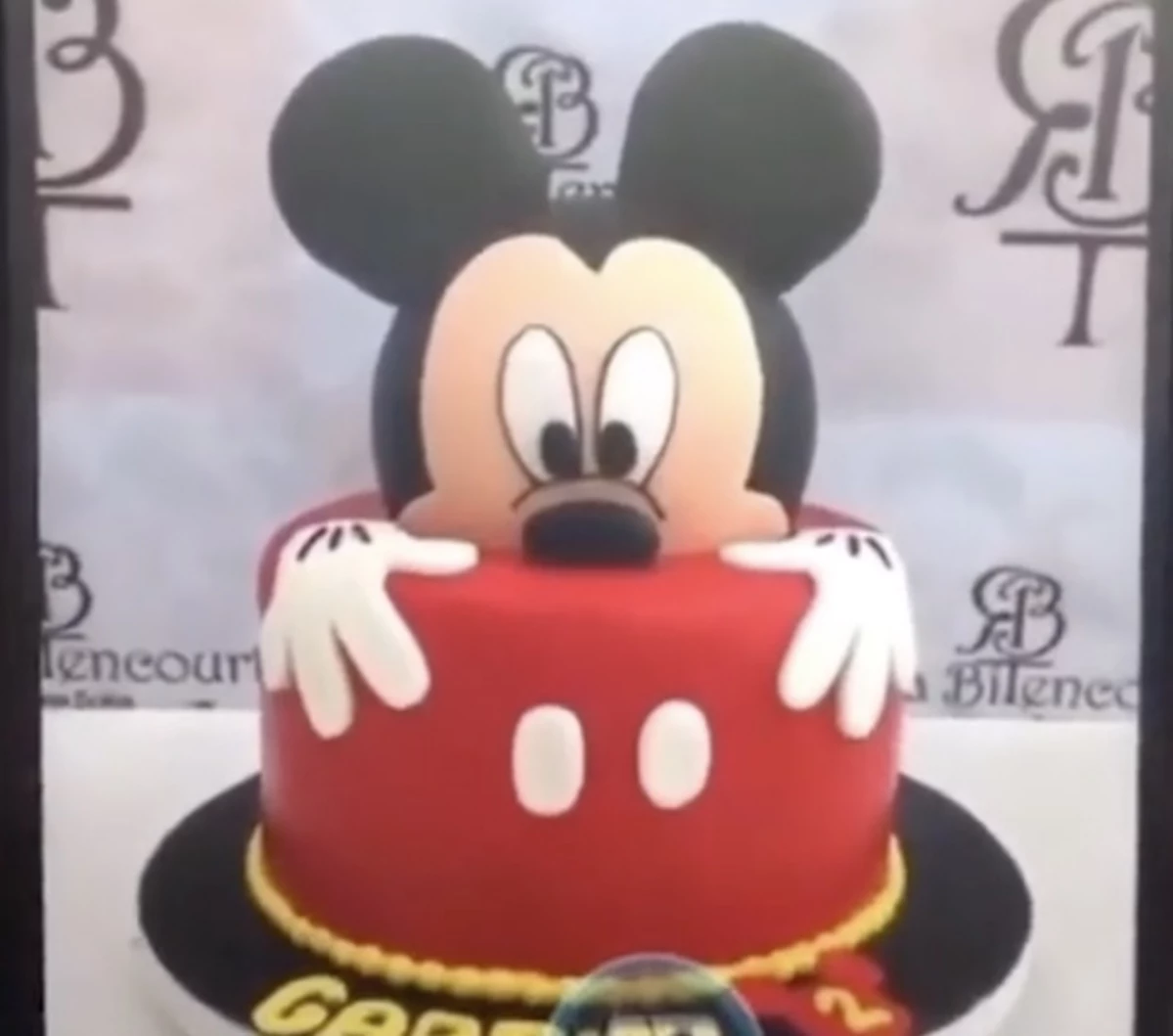Man Orders Mickey Mouse Cake, It Doesn't Come Out So Well [VIDEO]