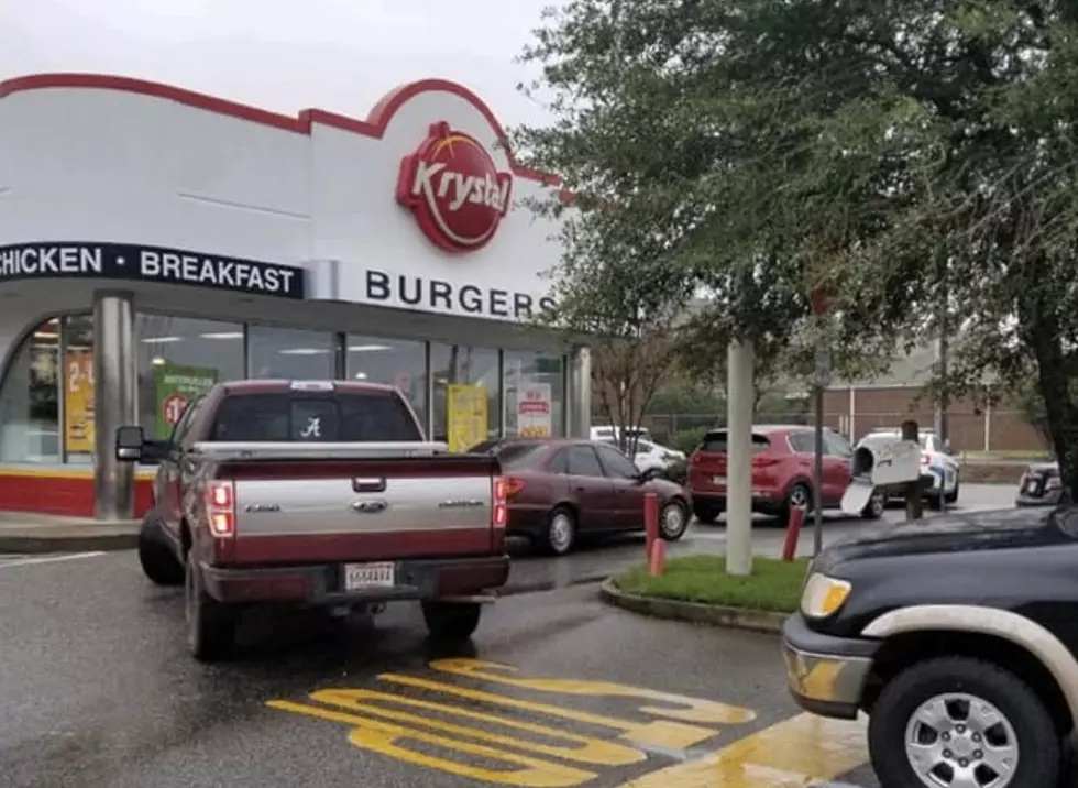 Sign in Fast Food Line Leaves Customers Laughing, Yet Disappointed [PHOTO]