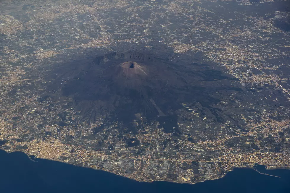 American Tourist Falls Into Mount Vesuvius After Attempting Selfie