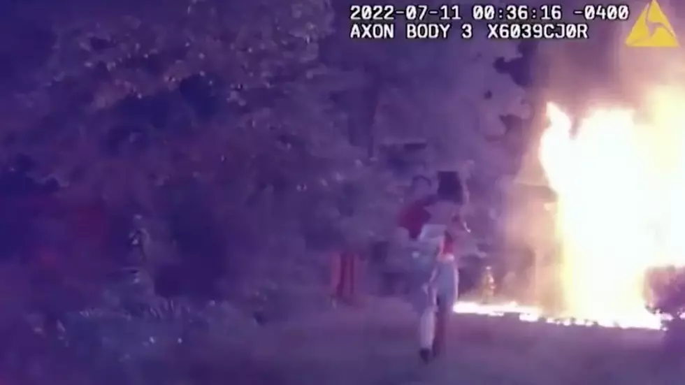 Pizza Delivery Man Heroically Saves Five Children from Burning Home &#8211; Footage Shows Him Emerge from Flames
