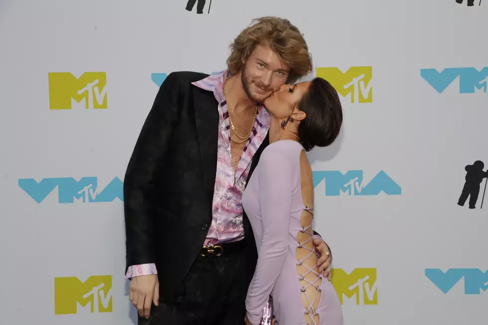 Addison Rae&#8217;s Dad, Monty Lopez, Reacts to Rapper Yung Gravy Kissing His Ex-Wife at the 2022 MTV VMAs