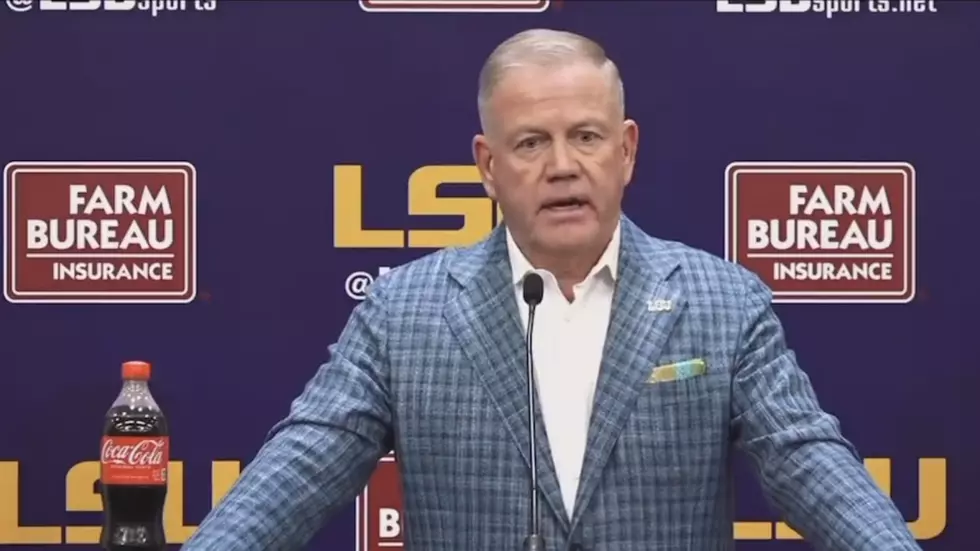 LSU Coach Brian Kelly Gets Roasted by Reporter after Making Joke about Media Being Late