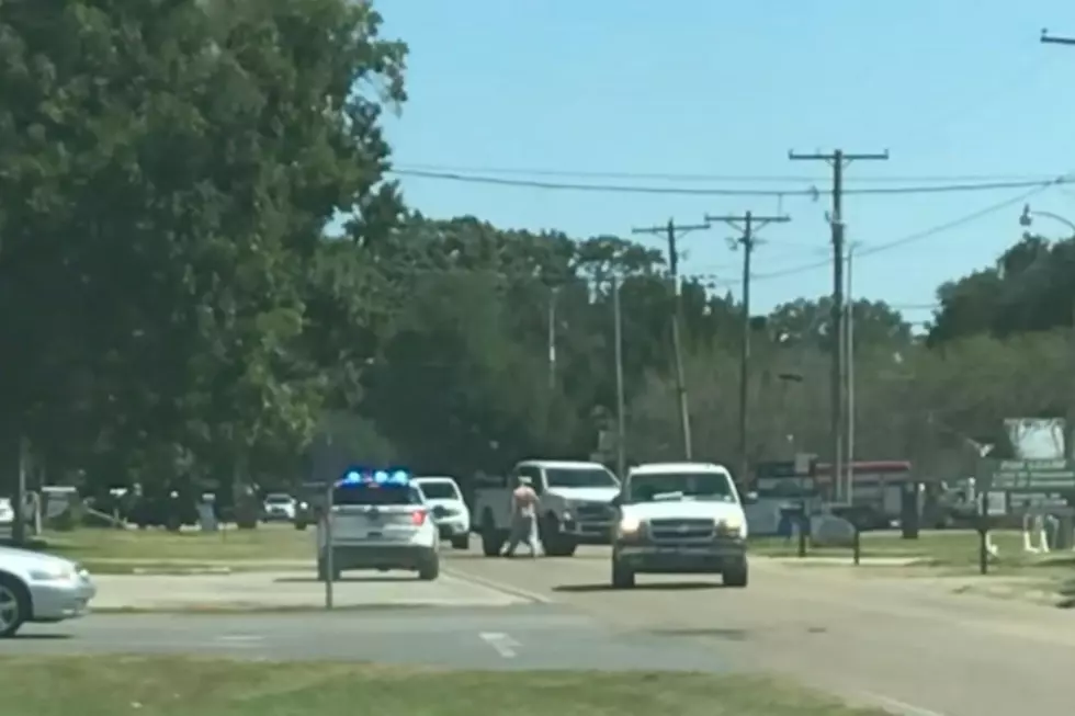 &#8216;Naked Man&#8217; Nearly Causes Multiple Accidents in Traffic Before Scott Police Take Him Into Custody
