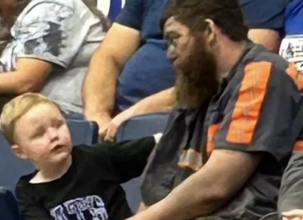 Kentucky Basketball Coach Addresses Viral Photo of Dad and Son at Game