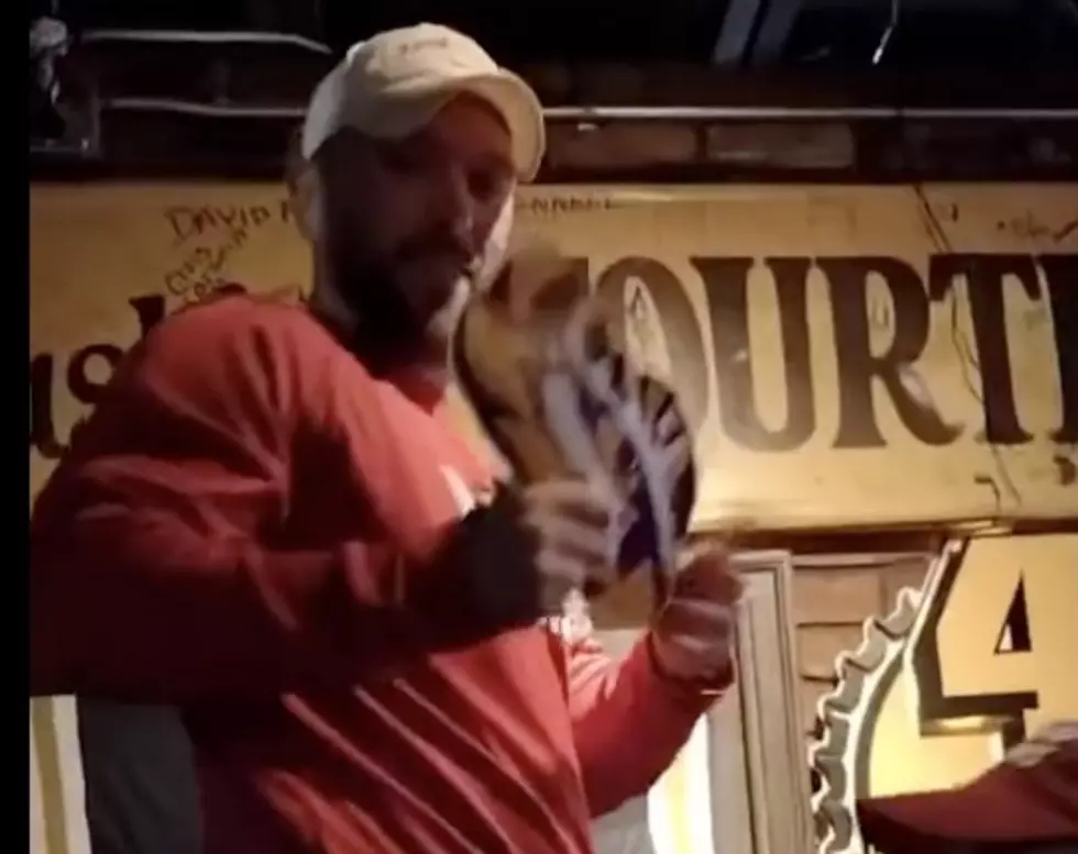 Ragin&#8217; Cajuns Fan Removes LSU &#8216;Eye of The Tiger&#8217; Decal in Bar [VIDEO]