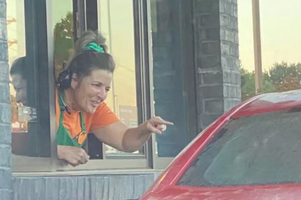 Photo of Starbucks Employee Praying With Customer Goes Viral